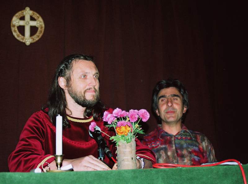 Vissarion bei einem Treffen (Bulgarien 2004)